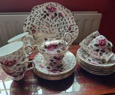 Royal tara 21 piece teaset
