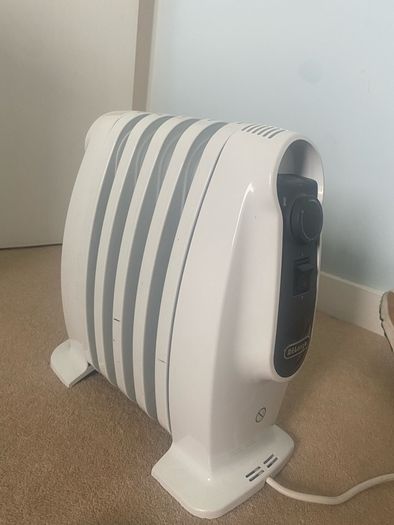 Electric oil filled heater