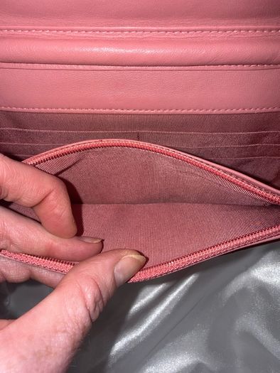 Chanel wallet on chain