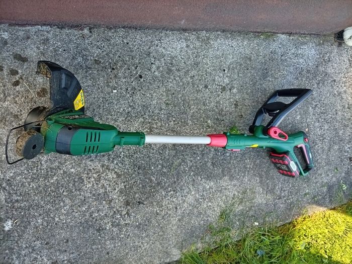 Lidl Parkside/Florabest 20V Garden Set  Strimmer & Hedge Trimmer + 2 Batteries