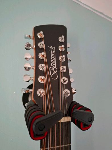 12 string Guitar