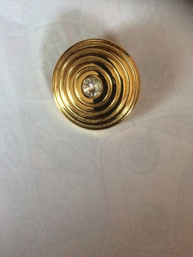 ladies brooch