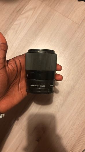 30mm Sigma F1.4
