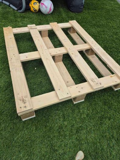 2 Free Pallets