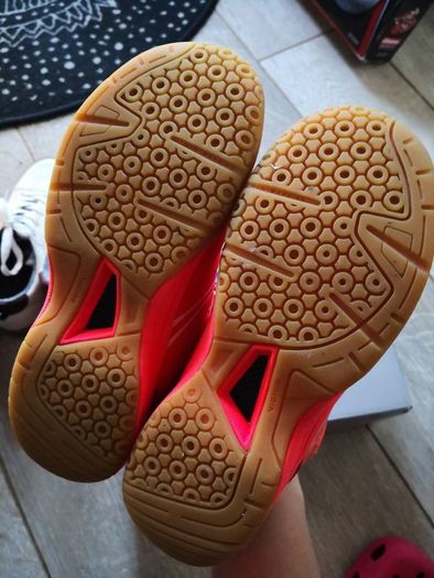 Badminton shoes