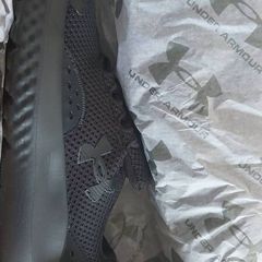 Bnwt size 4 under armour