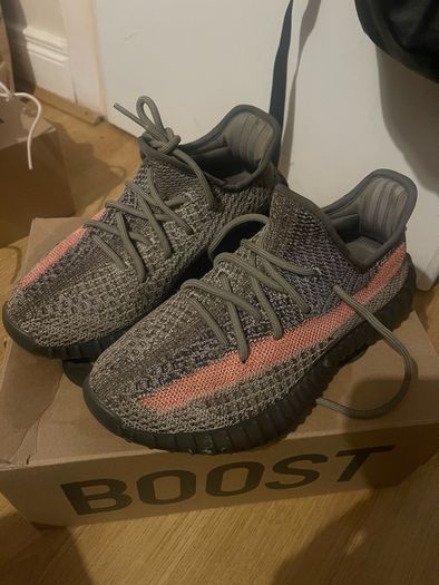 Yeezy 350 original in box