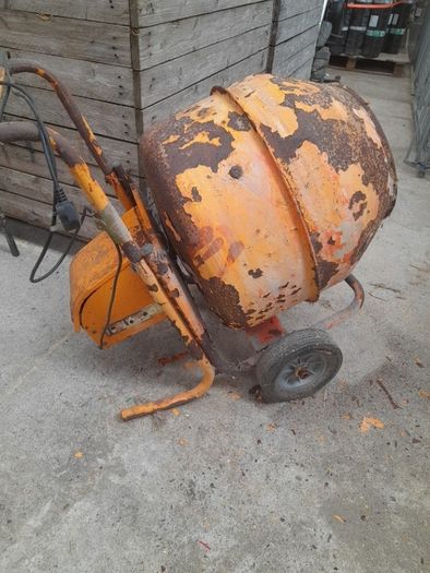 cement mixer