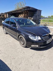 10 Skoda Superb Breaking