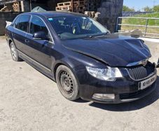 10 Skoda Superb Breaking