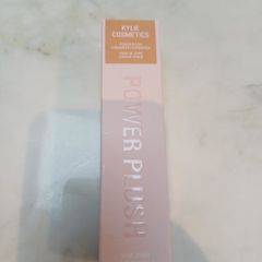 Kylie foundation 6W