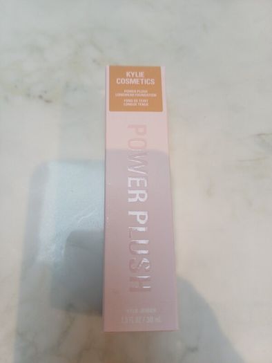 Kylie foundation 6W
