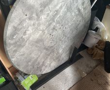 Free dining table