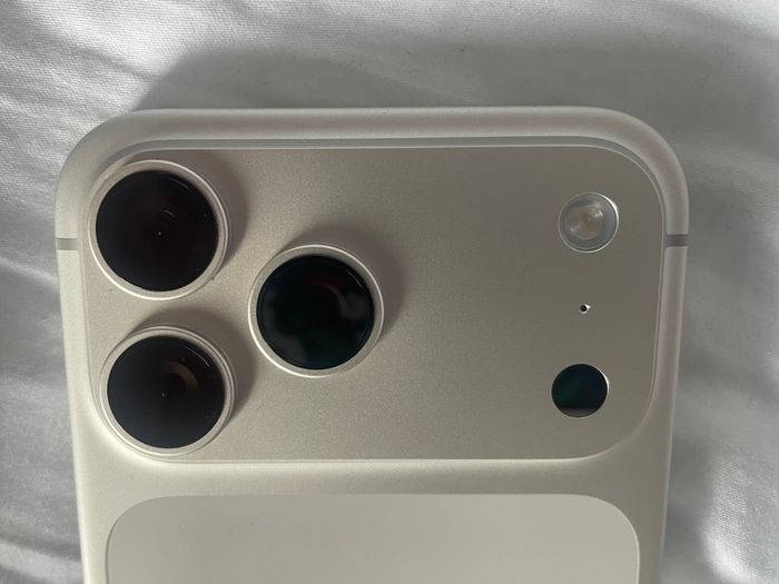 SIM Free iPhone 17 Pro Max 5G 256GB AI Phone - Silver