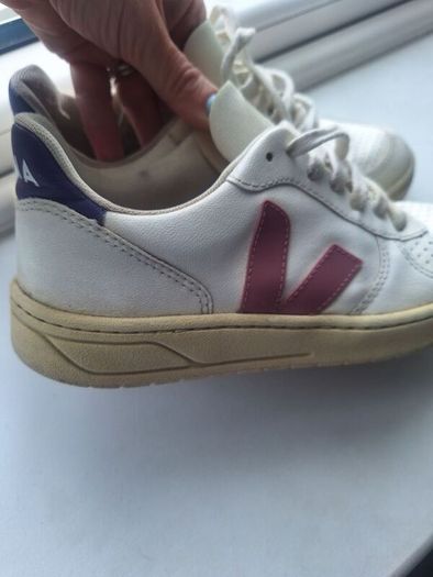 Veja Vegan V10 Trainers Purple and Pink Veja
