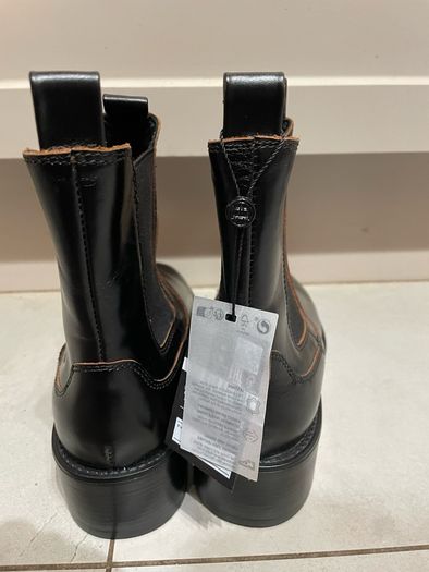 Chelsea ankle boots Massimo Dutti size 5 brand new