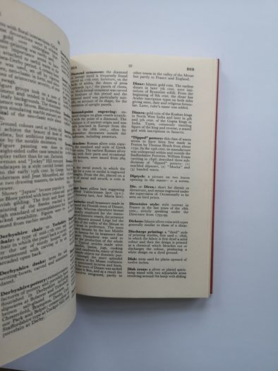 the connoisseurs Handbook of an antique collecting