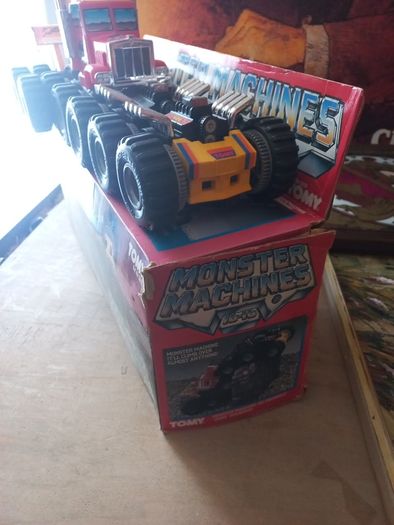 Vintage 80s Monster Machine 16-16 Tomy works great with box