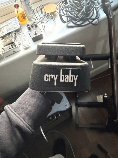 Cry baby wah wah pedal