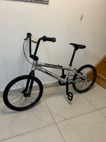 Autonomy Blade BMX 20  Excellent Condition  2 Brand New Spare Tyres  280 Euros ONO