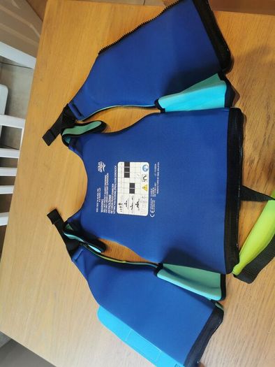 Children's swim vest