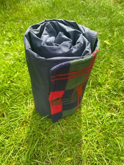 Picnic rug - fleece top and waterproof backing
