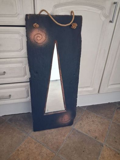 Slate effect mirror