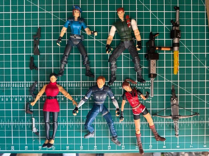 ToyBiz Resident Evil figure lot