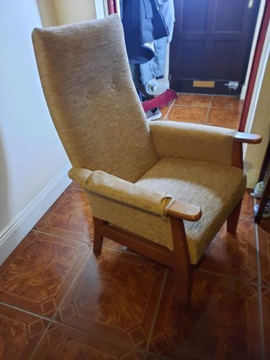 orthopaedic armchair