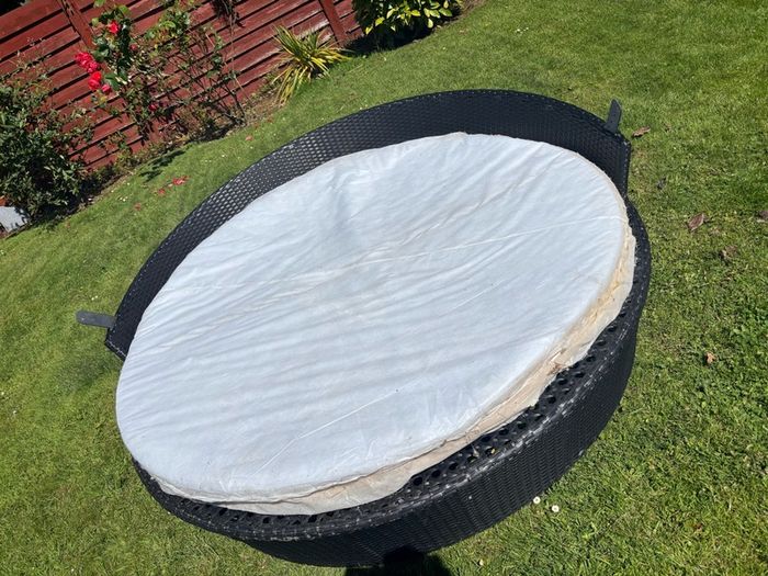 Free Outdoor Daybed