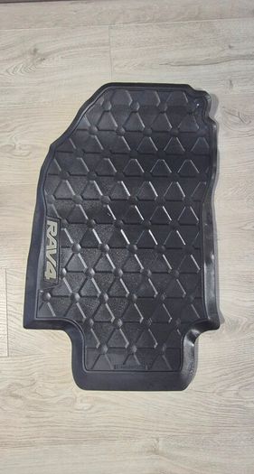 Car floor matt for Rav4