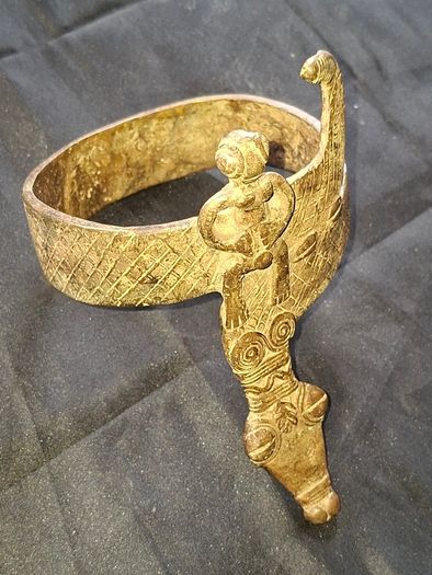 Rare Bronze Genuine Antique Arm Bracelet, Protectors of Family and Culture, Snakes are ambivalent, representing both day, light, good, but also symbolizing the Forces of Darkness, Evil, and Witchcraft Sorcery.