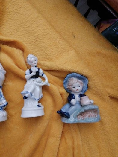 4 Porcelain Figurines