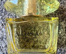 Versace Yellow Diamond Intense Perfume