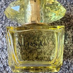 Versace Yellow Diamond Intense Perfume