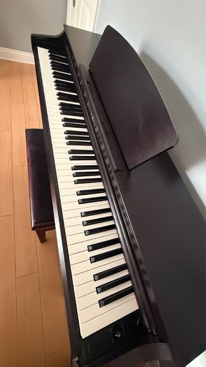 Yamaha Clavinova CLP 725 Digital Piano Rosewood
