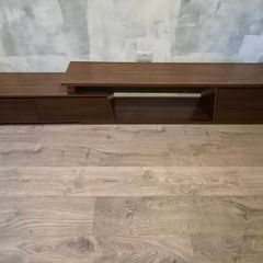 Extendable TV stand with drawers