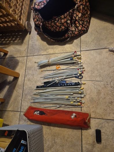 knitting needles