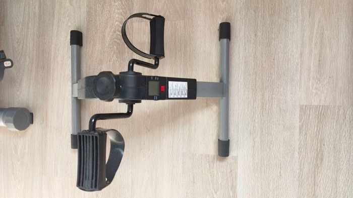 Desk exercise bike