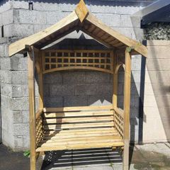 Seated pergola