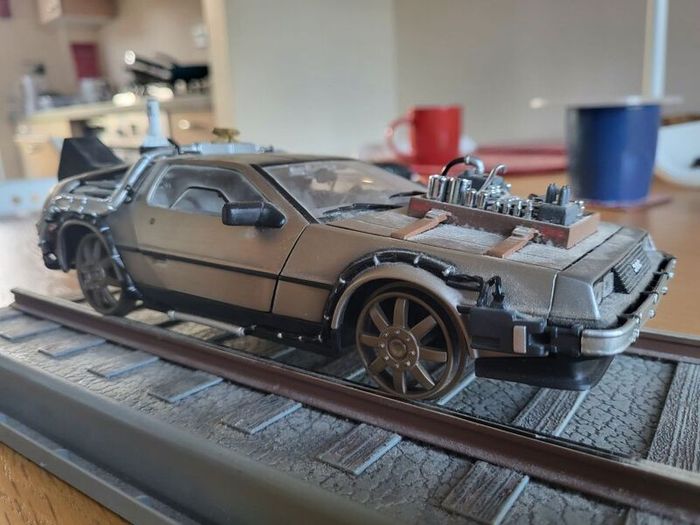 De Lorean die-cast metal model