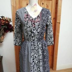 Penny's beautiful dress size 8 with elasticated waist. Fully lined Like new..