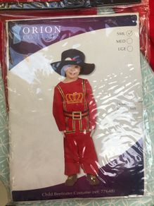 Child's Beefeater costume size Small