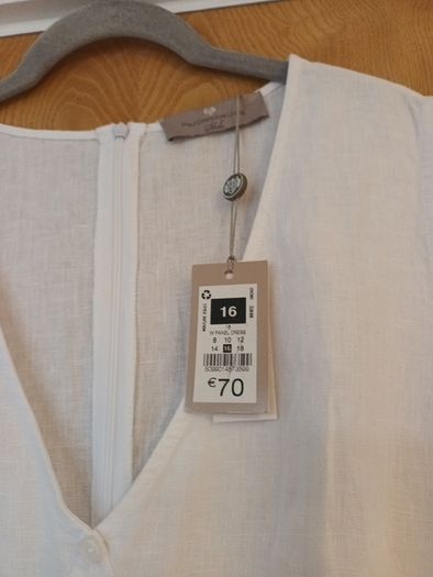Paul Costelloe  Living White Linen Dress With 2 Hidden Side Pockets.  S.16.  B.N.W.T