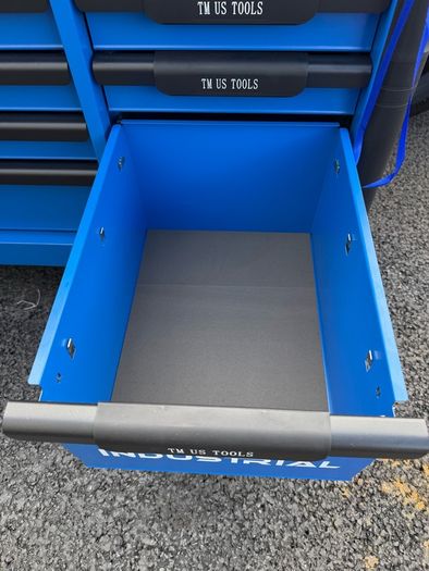 Brand New 12 Drawer Tool Chest Full Of Tools