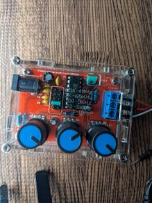 Mini signal/waveform generator