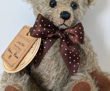 Robin Rive Little Olive  bear