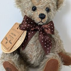 Robin Rive Little Olive  bear
