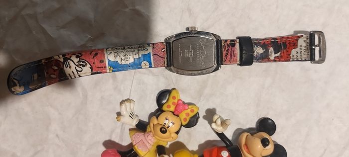 Minnie mouse ,walt disney vintage watch collection,plus 2 free used toys ,used condition, free shipping within Ireland, sold as is.