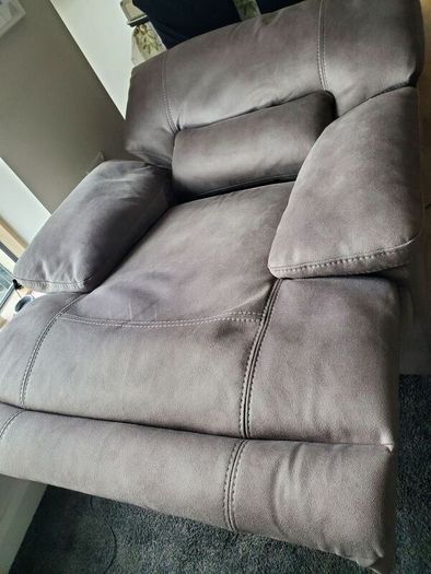 Bailey Recliner